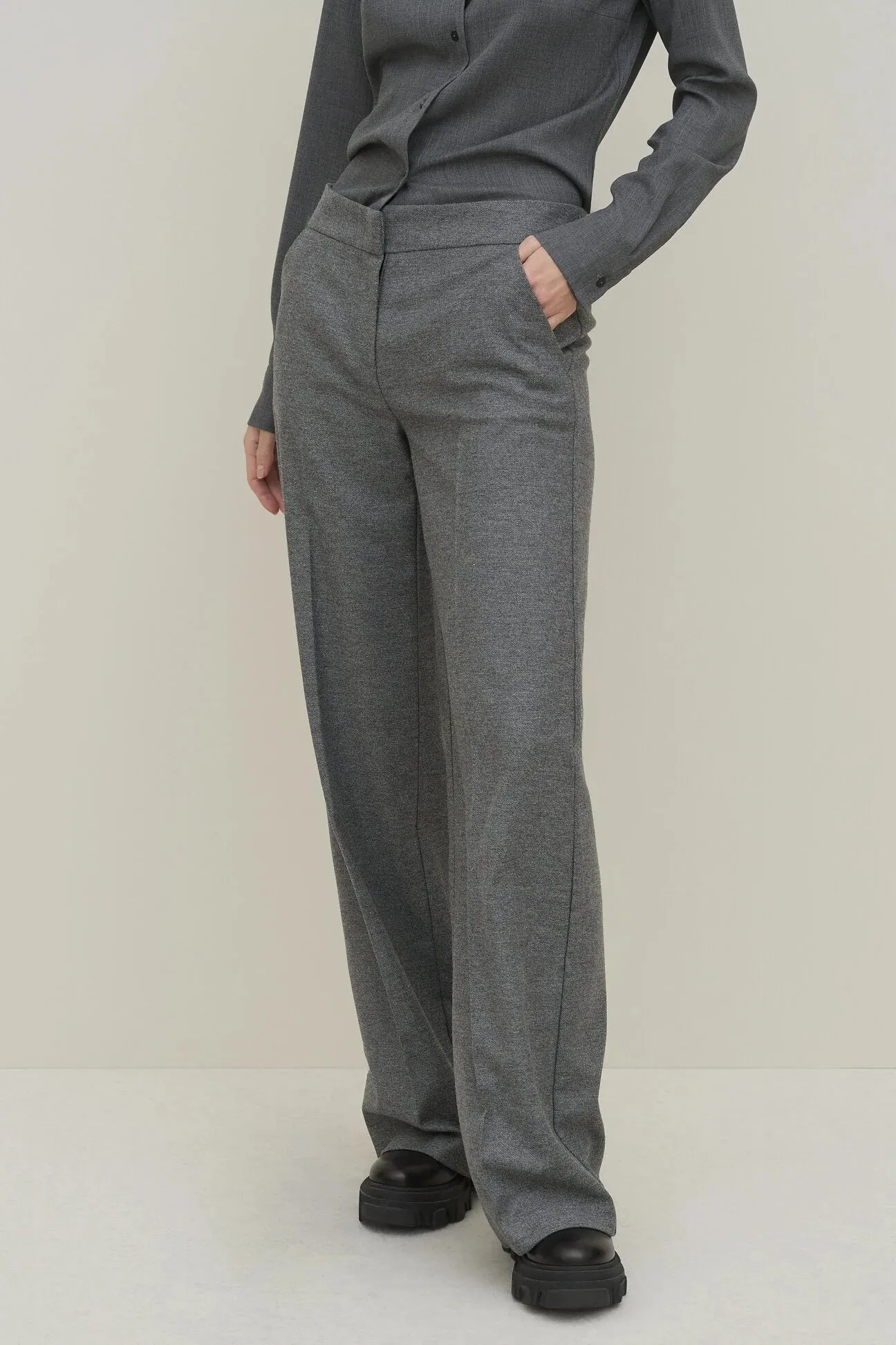 Pantaloni larghi in flanella elasticizzata